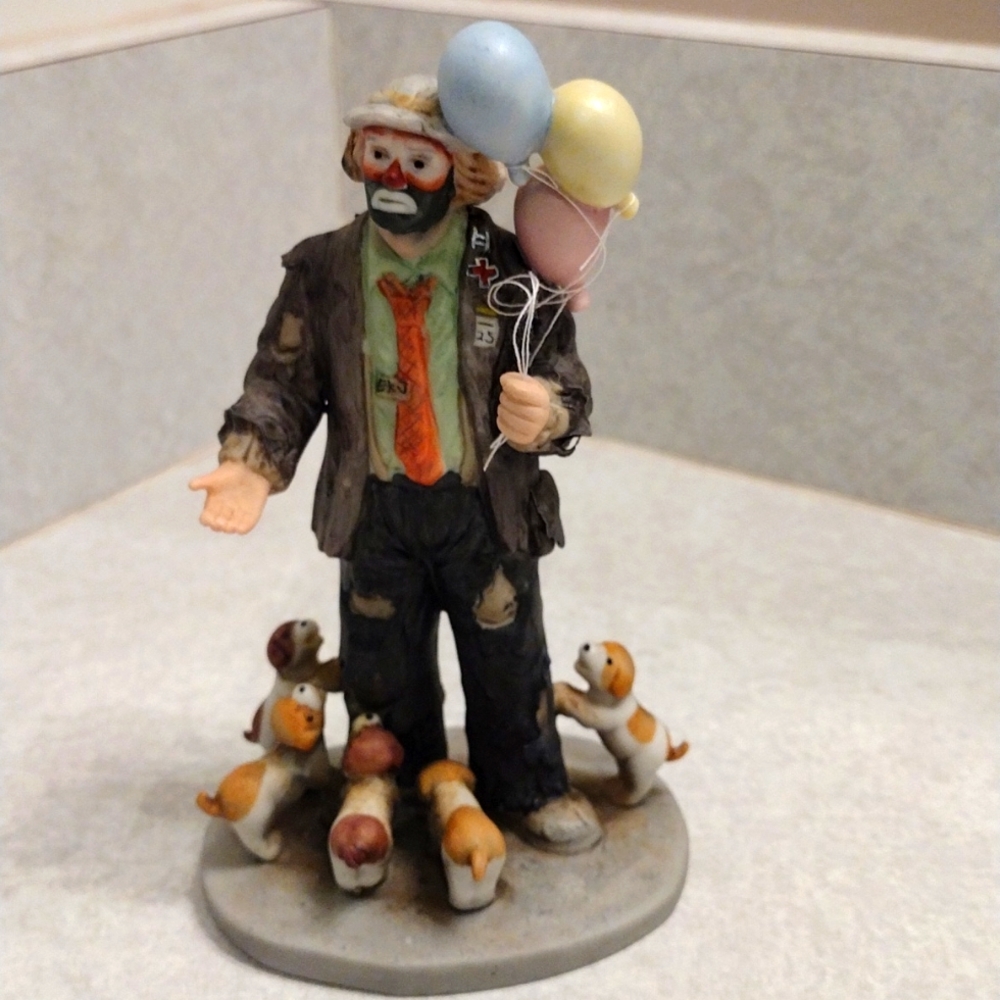 Emmett Kelly Jr. figurine.